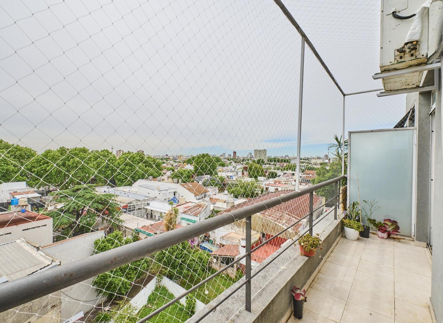 Foto de Venta Departamento Monoambiente en Monte Castro, imagen 2