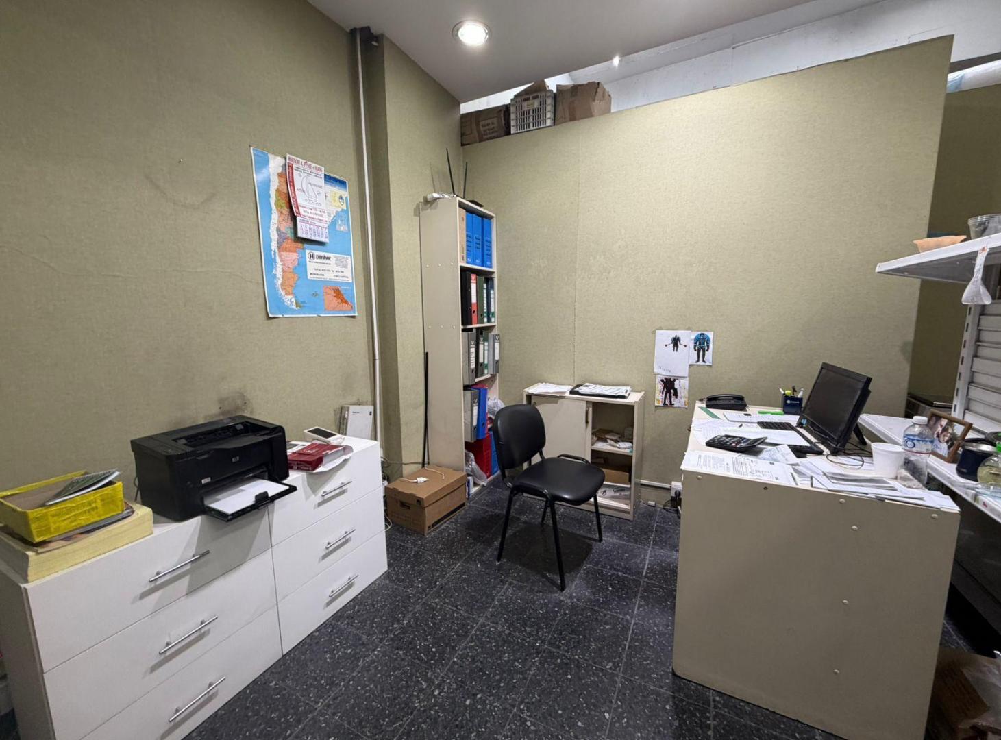 Foto de LOCAL EN INMEJORABLE UBICACION COMERCIAL SOBRE AV. CORRIENTES, imagen 4