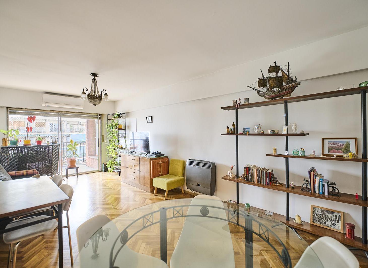 Foto de Venta 3 ambientes CABALLITO piso 12 con balcón terraza, imagen 2