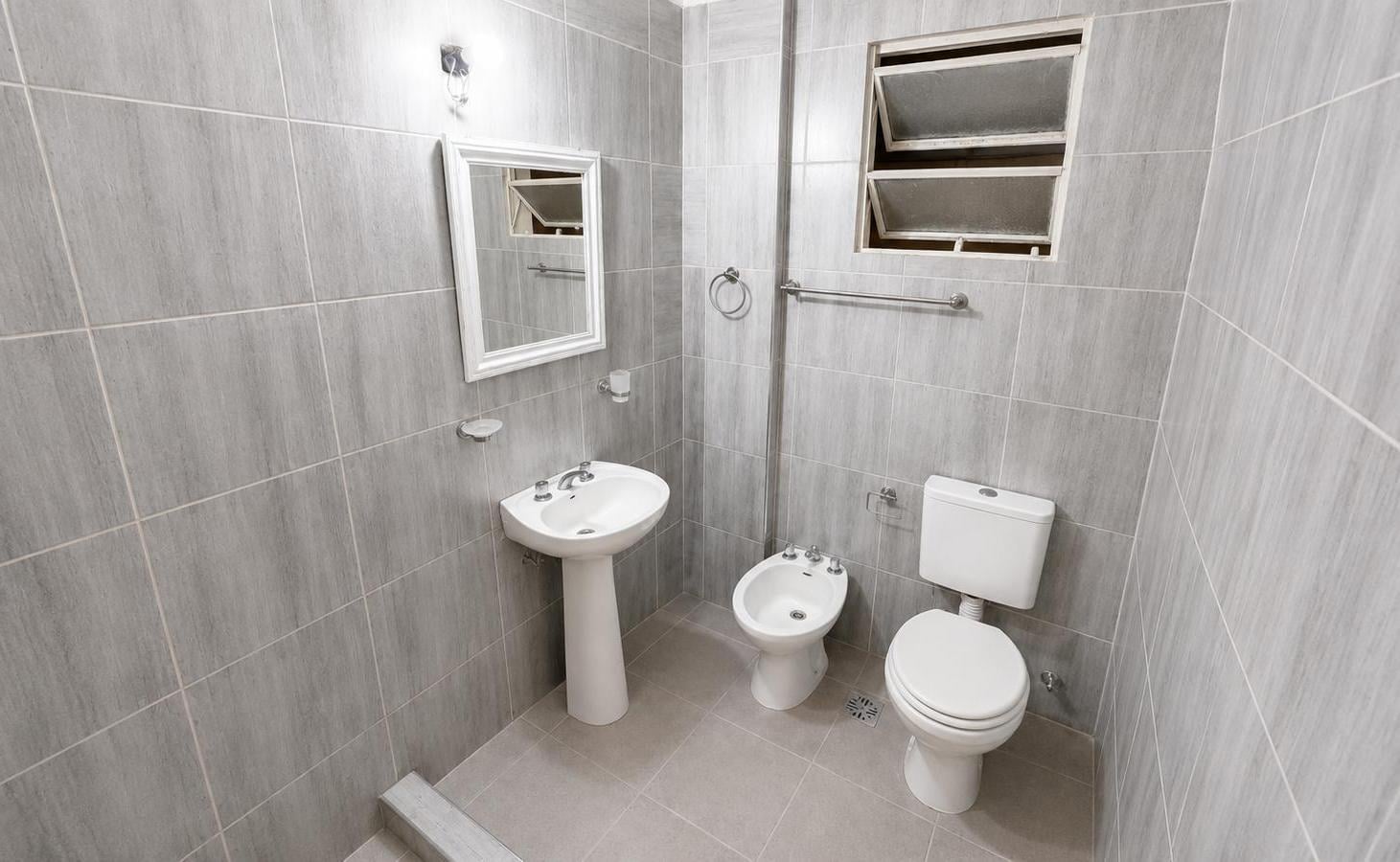 Foto de ALQUILER 2 AMBIENTES EN PLANTA BAJA CON PATIO – BELGRANO – SIN EXPENSAS, imagen 4