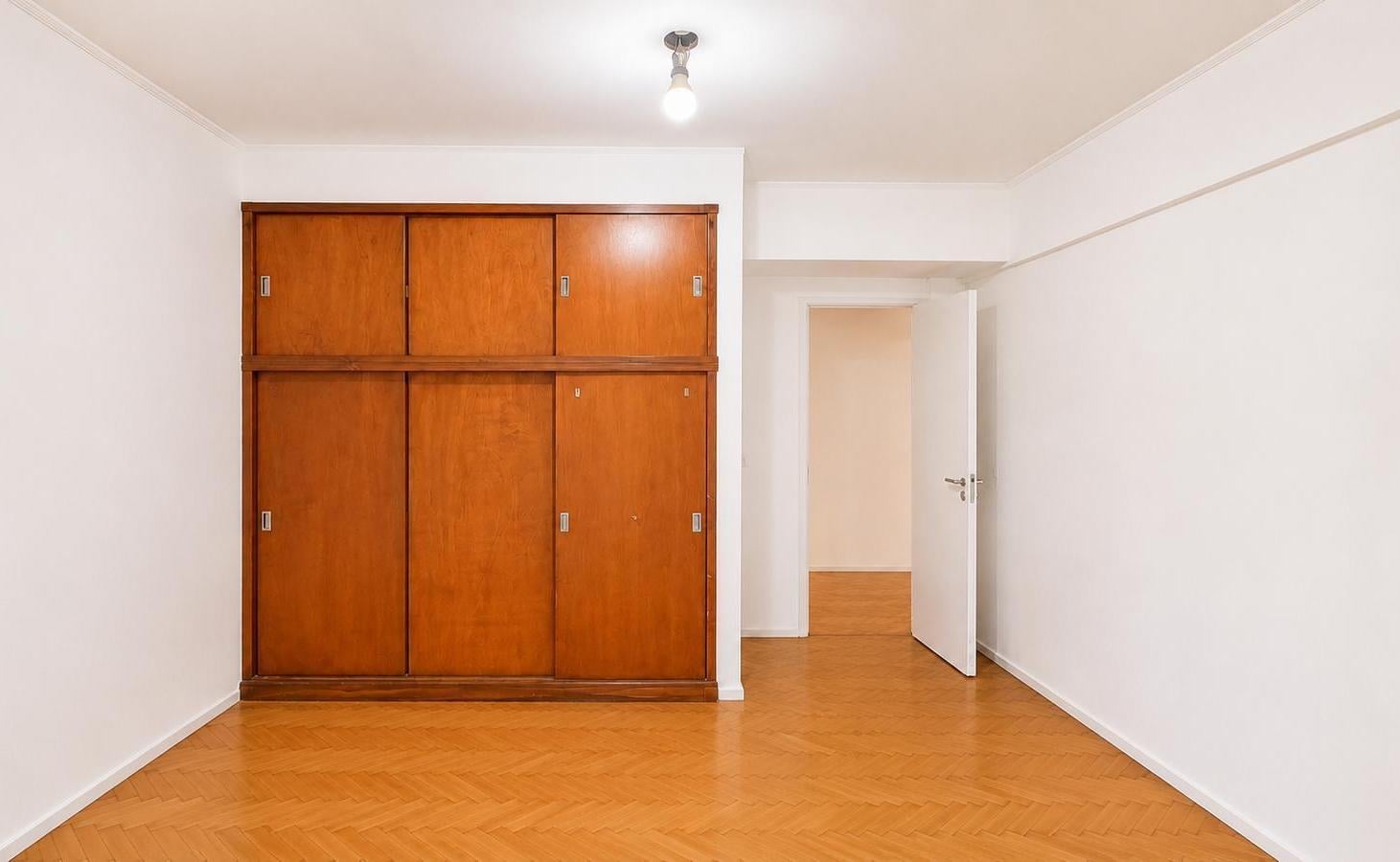 Foto de ALQUILER 2 AMBIENTES EN PLANTA BAJA CON PATIO – BELGRANO – SIN EXPENSAS, imagen 2