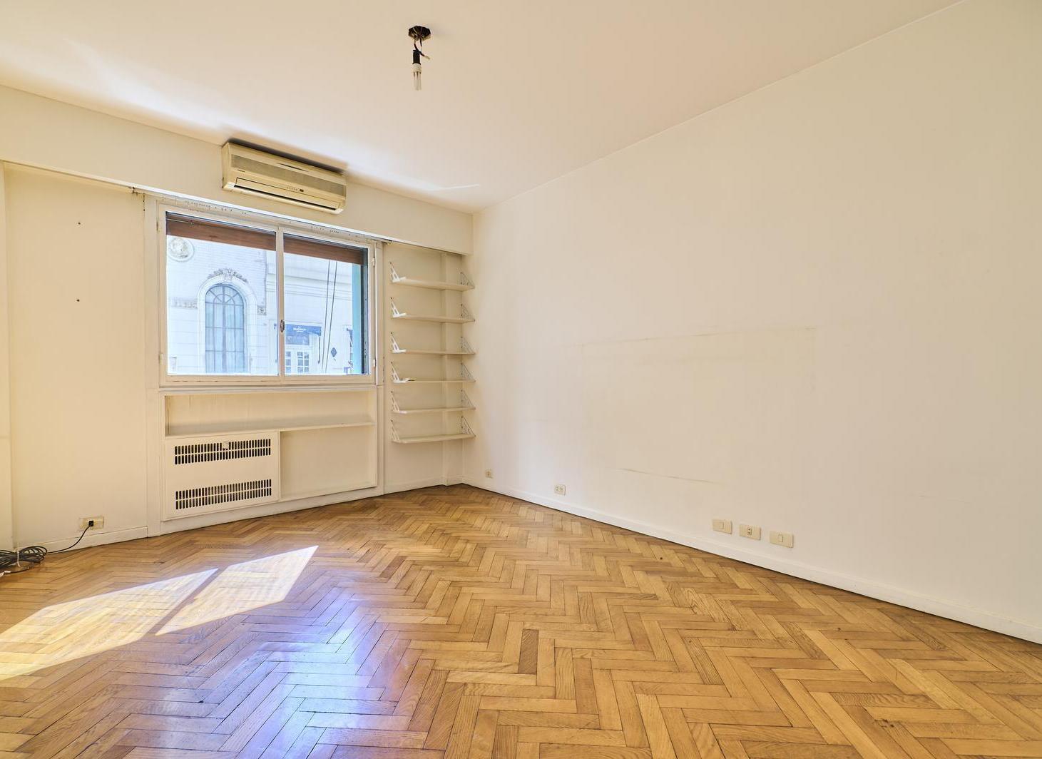 Foto de Venta de Departamento 5 ambientes en Recoleta, imagen 1