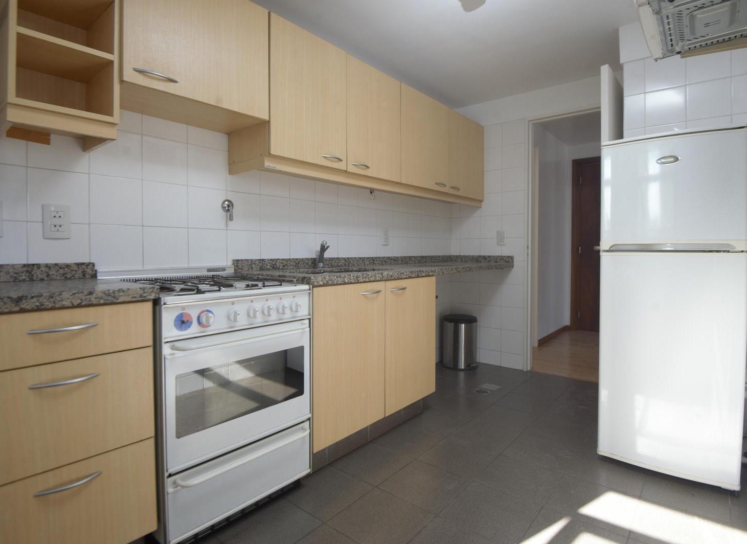 Foto de ALQUILER 3 AMBIENTES AMOBLADO, PISO ALTO, COCHERA Y AMENITIES – TORRE, imagen 4