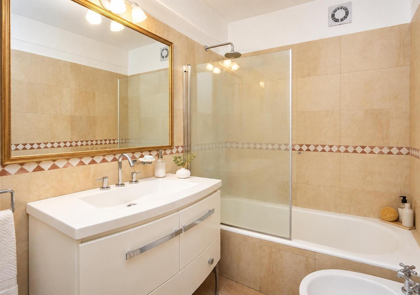 Foto de ALQUILER 4 AMBIENTES CON DEPENDENCIA Y BALCÓN. RECICLADO – VIDT Y AV, imagen 2