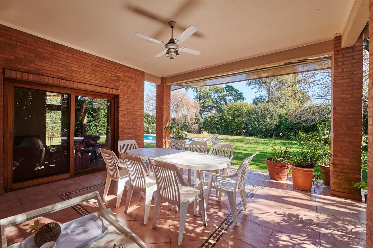 Foto de Venta Casa 5 ambientes Tigre Club de Campo Hacoaj ubicada sobre un lote, imagen 2