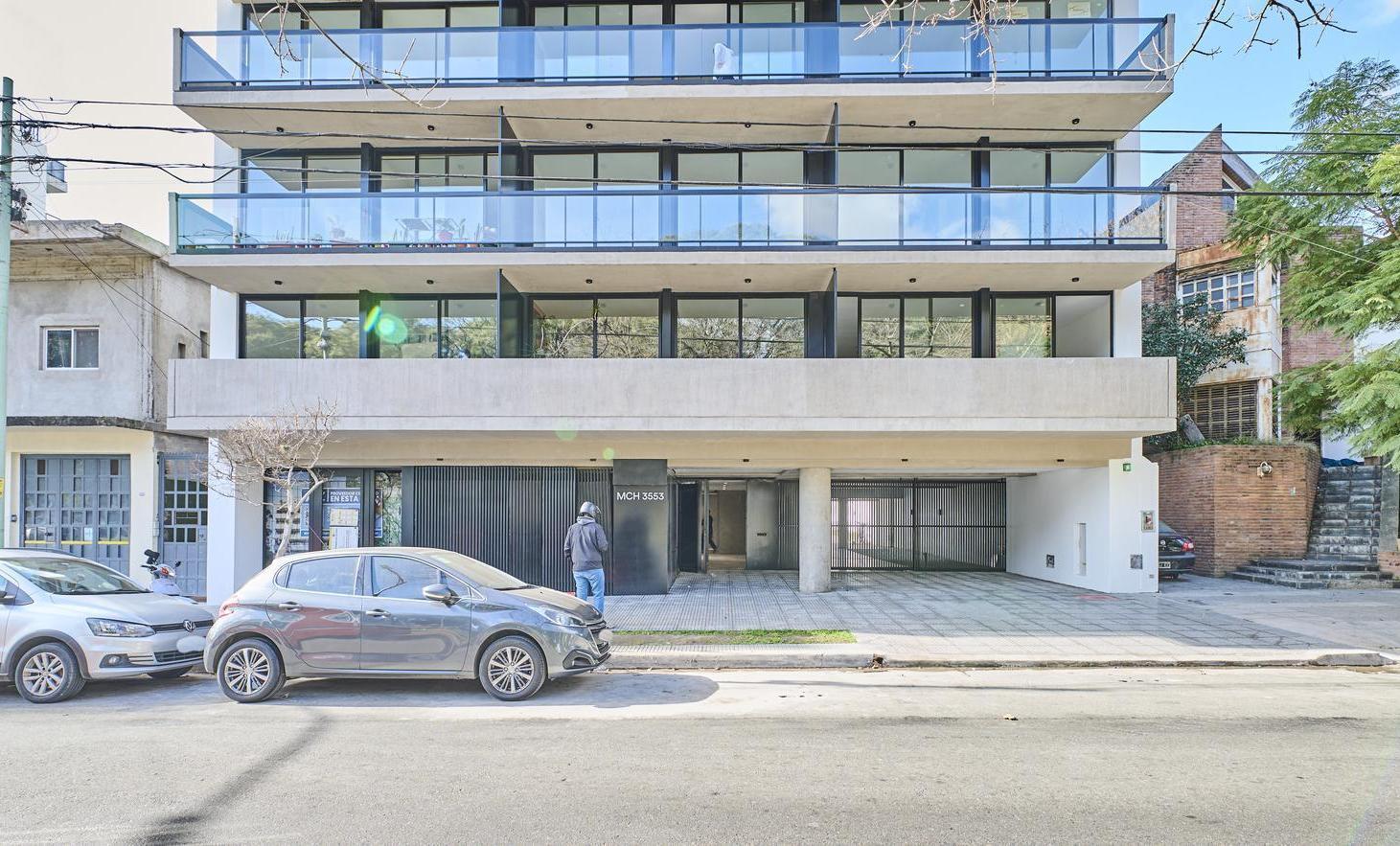 Foto de Venta Dto 2 amb en Saavedra Cochera opcional Edificio Frente a la plaza, imagen 1
