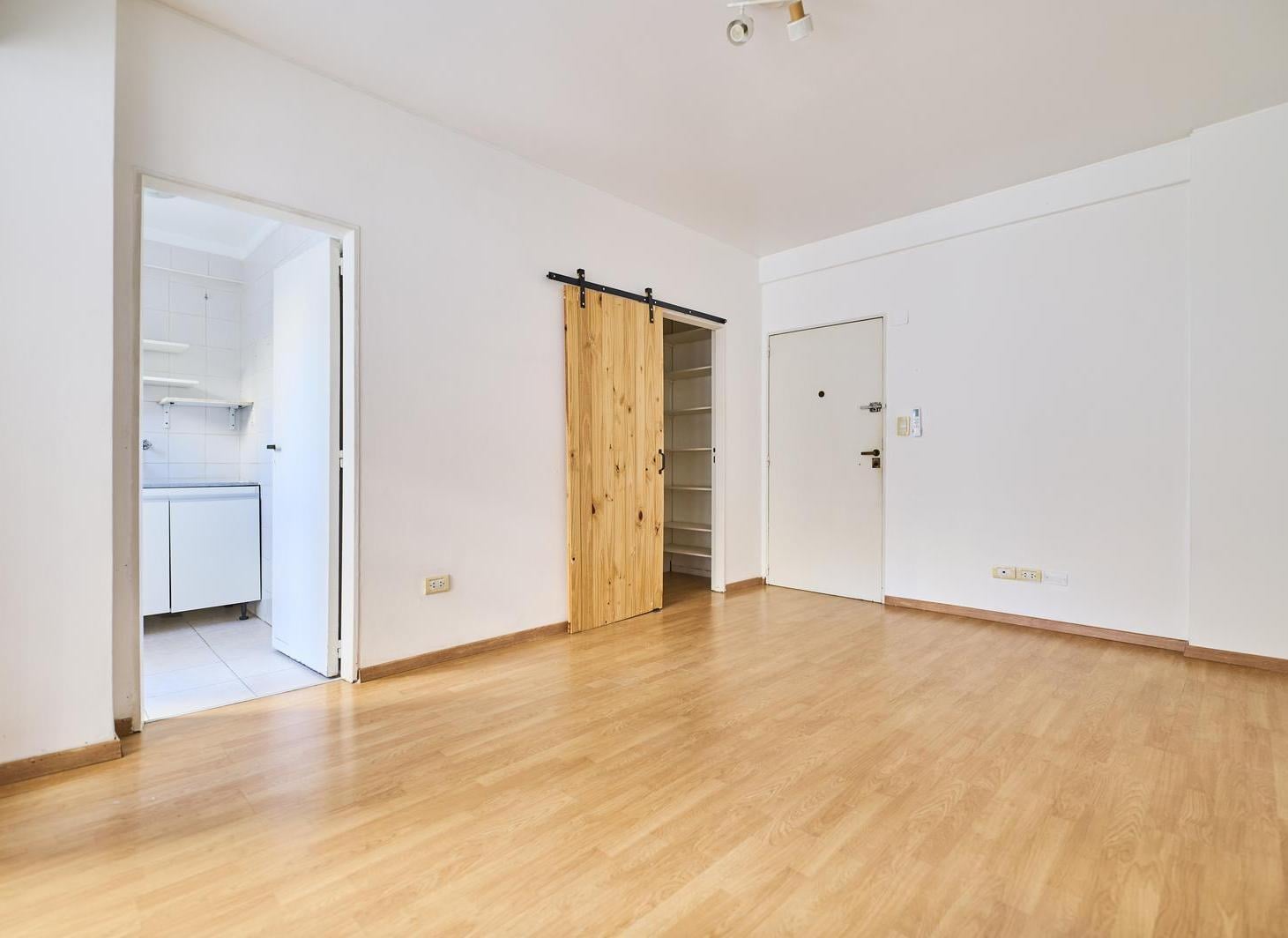 Foto de Venta Departamento Monoambiente con gran Patio en recoleta, imagen 3