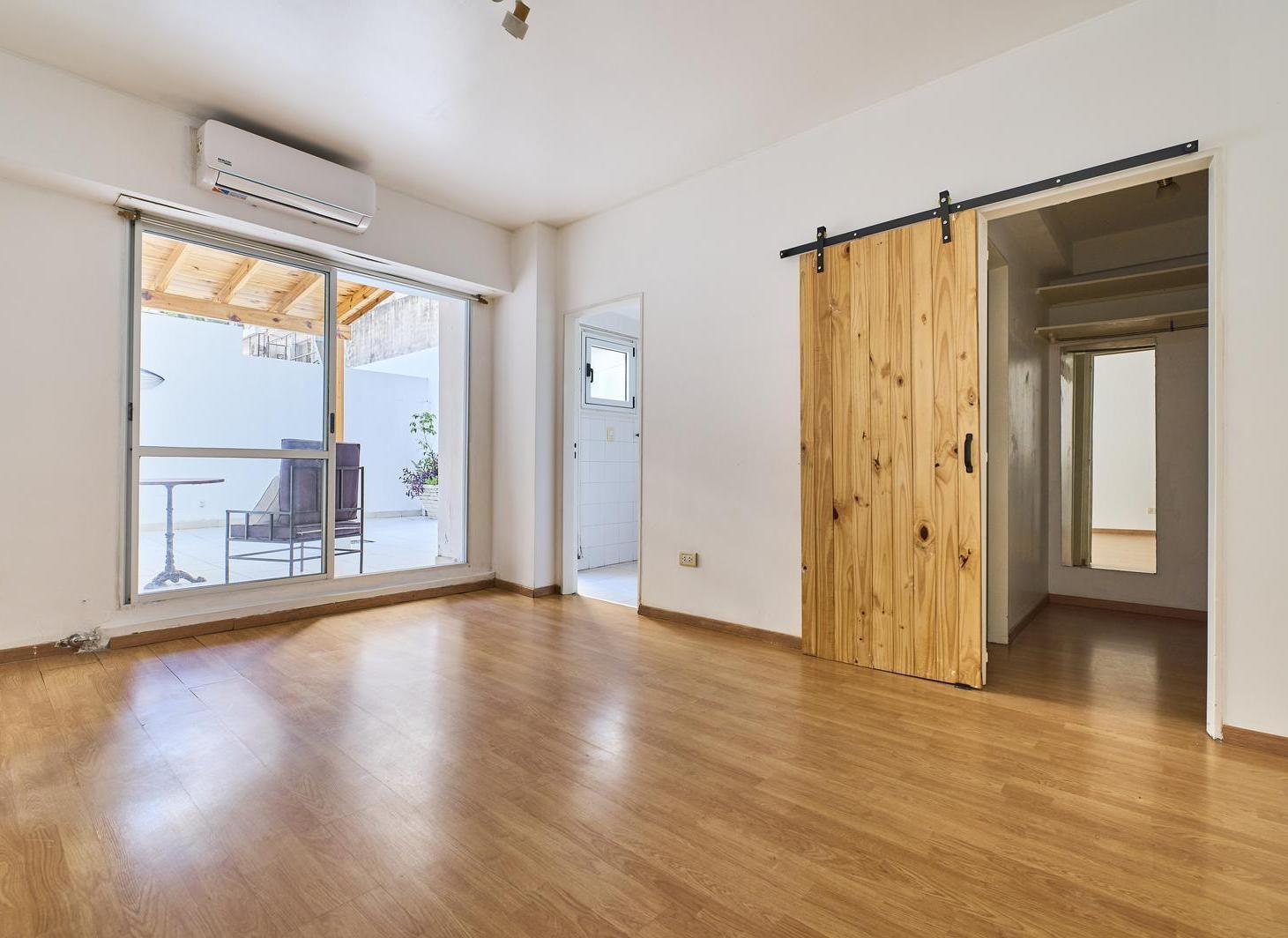Foto de Venta Departamento Monoambiente con gran Patio en recoleta, imagen 1