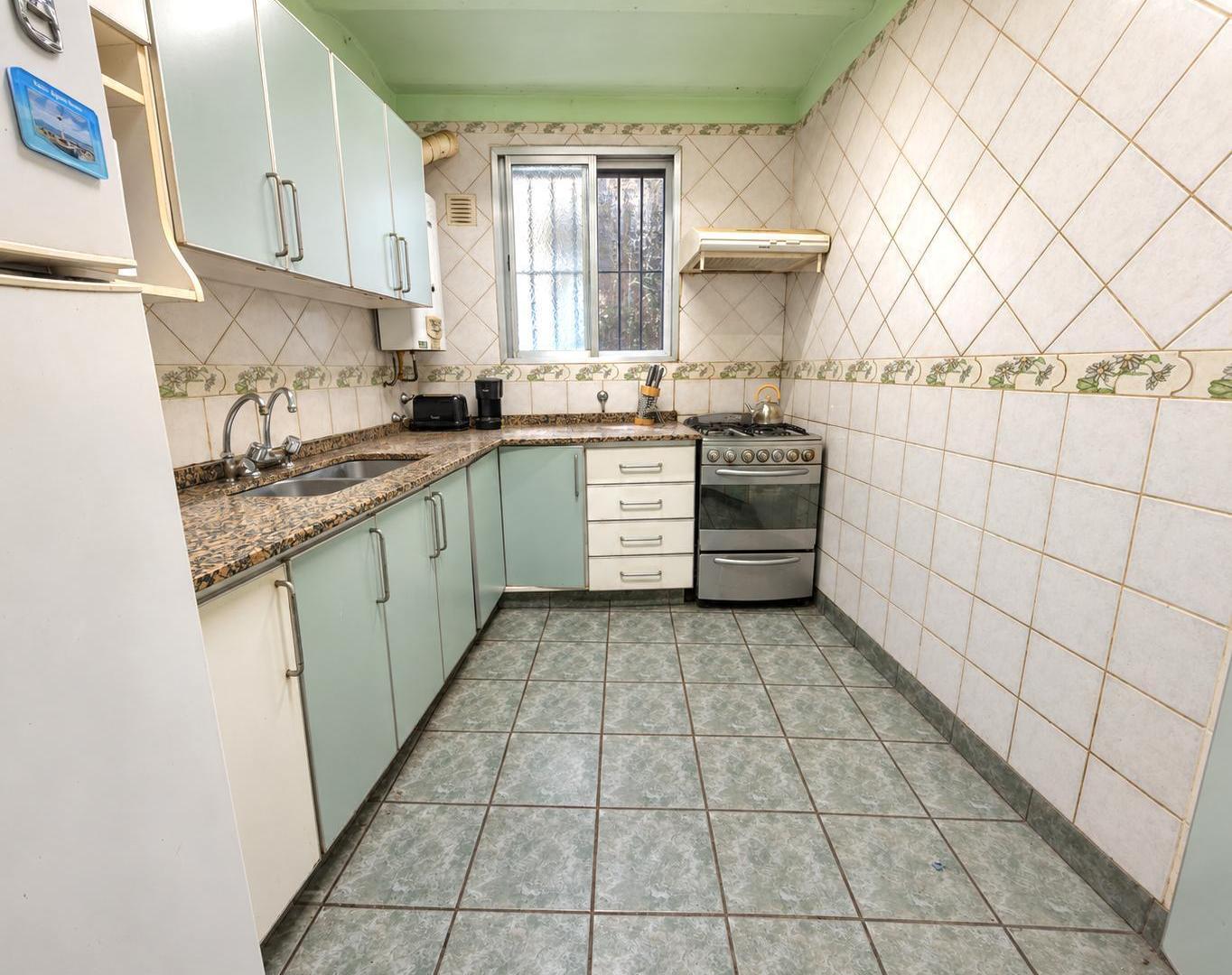 Foto de VENTA PH 5 AMBIENTES ALTILLO - PRIMER PISO POR ESCALERA - BALCÓN, imagen 4