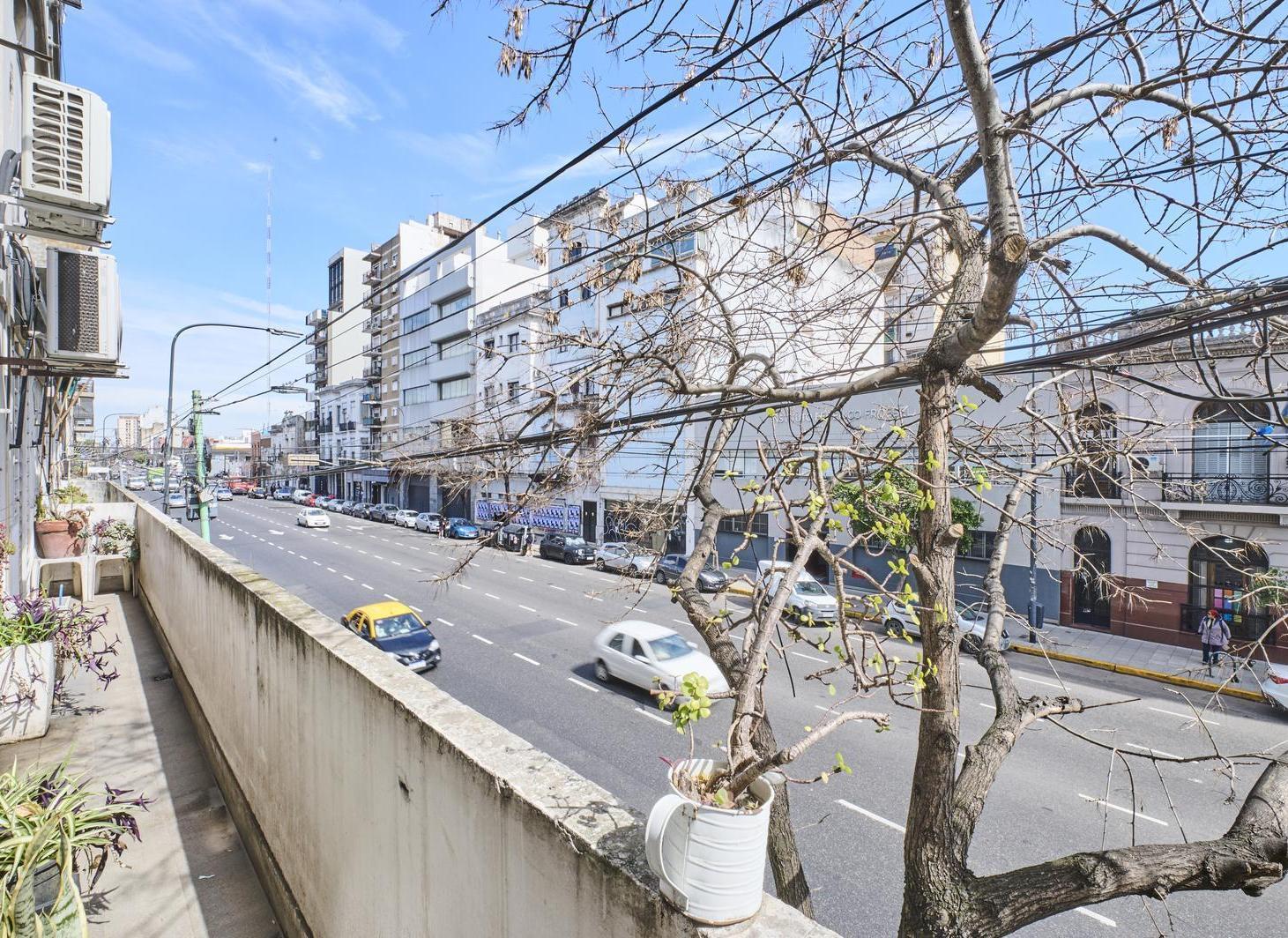 Foto de Venta Departamento de 4 ambientes en Parque Patricios, imagen 1