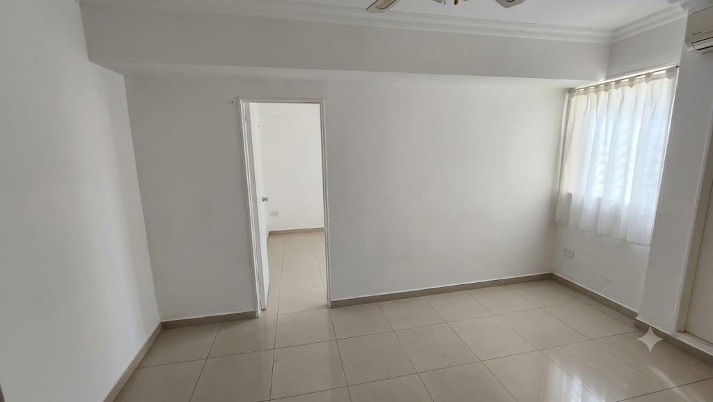 Foto de VENTA Departamento dos ambientes en Recoleta, imagen 1