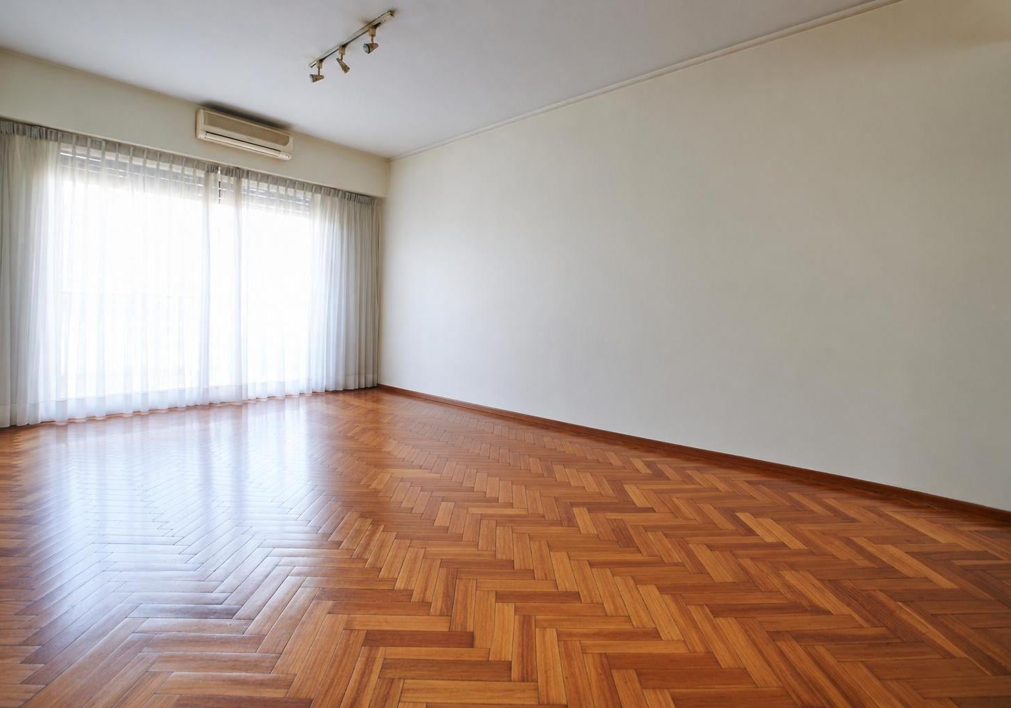 Foto de VENTA DEPARTAMENTO 4 AMBIENTES CON BALCÓN CORRIDO - PALERMO CHICO, imagen 2