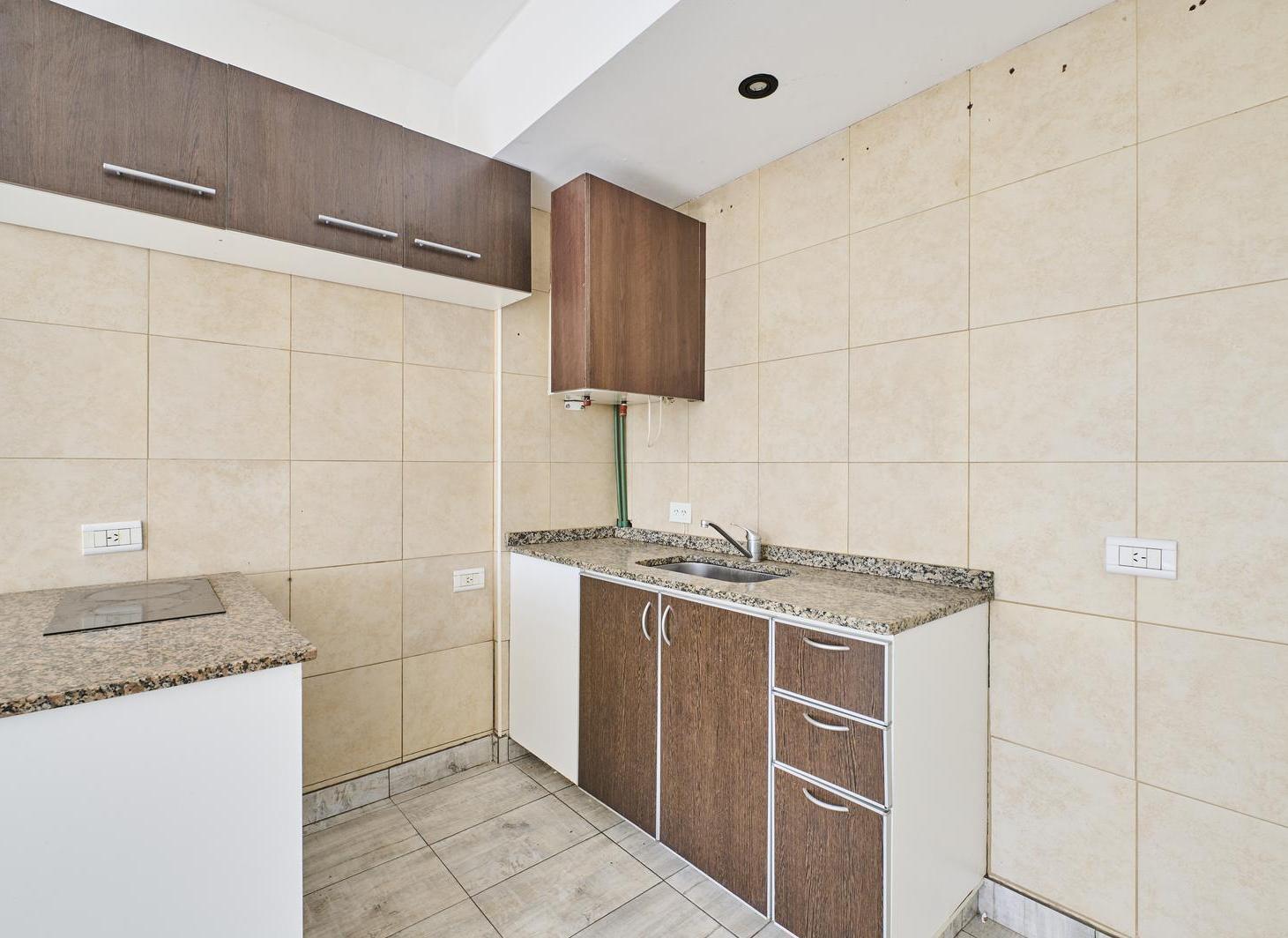 Foto de Venta Departamento Monoambiente en Monte Castro, imagen 4