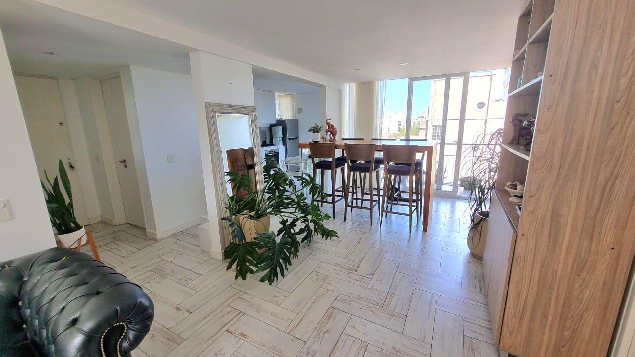 Foto de ALQUILER Departamento 3 AMBIENTES con COCHERA CUBIERTA - DEVOTO, imagen 2