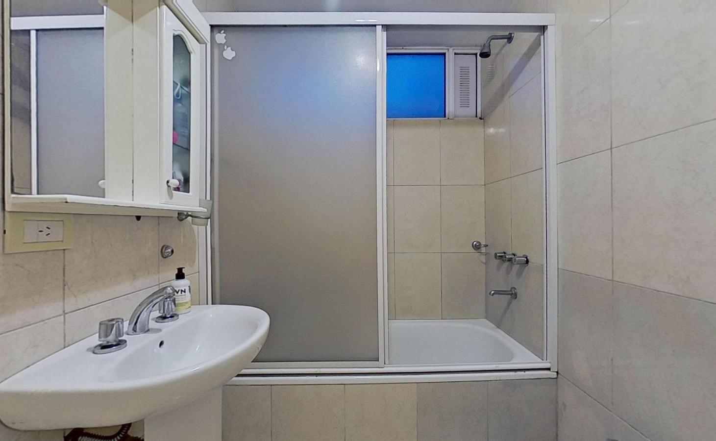 Foto de MONOAMBIENTE APTO PROF. CON AMENITIES MAS COCHERA FIJA EN ALMAGRO, imagen 5