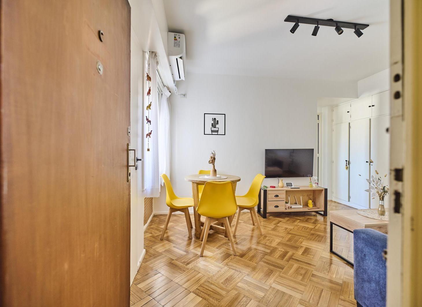 Foto de Venta departamento 2 ambientes, reciclado, con balcón en Monserrat, imagen 1