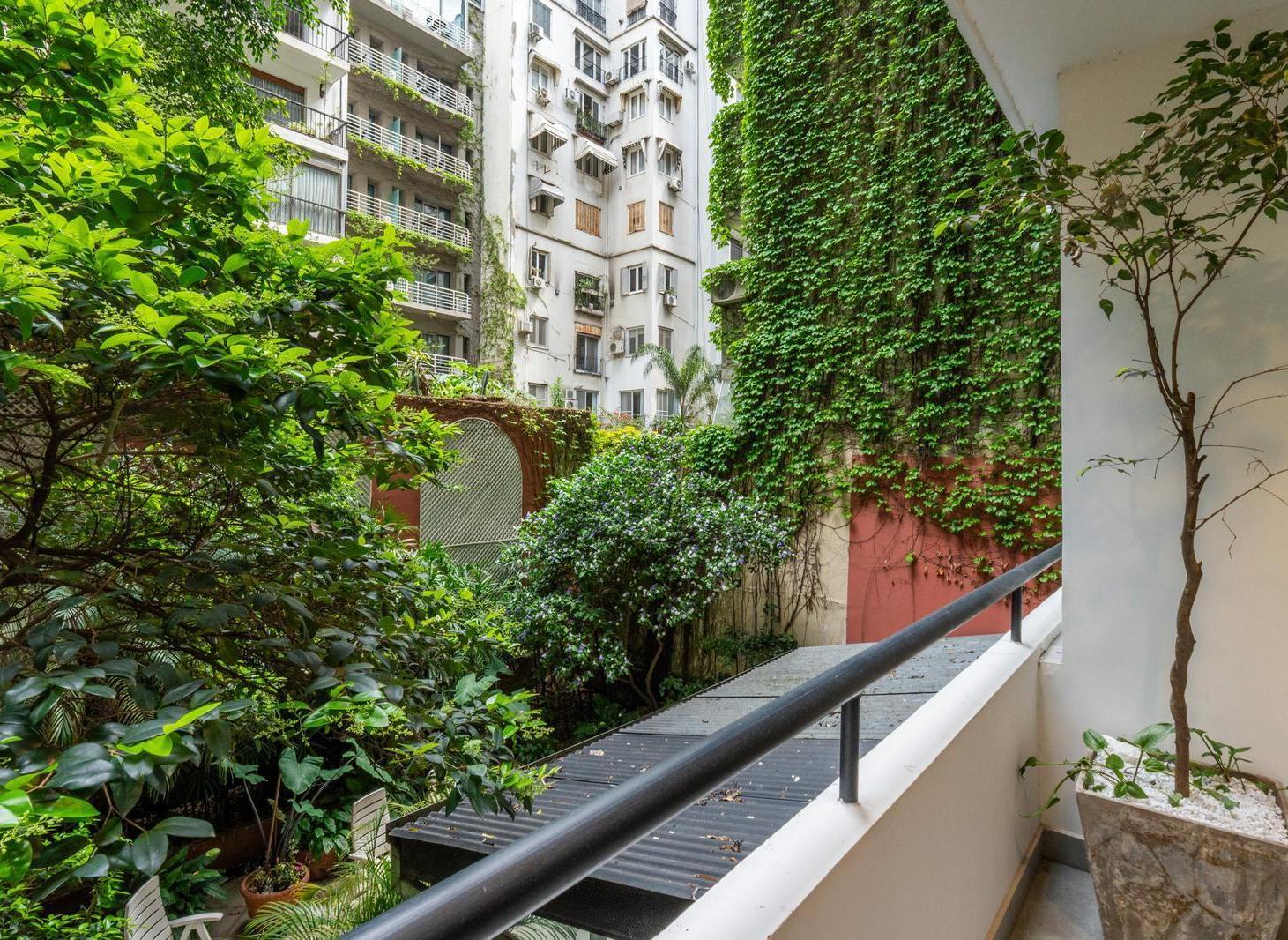 Foto de Venta departamento 5 ambientes con balcones y patio, imagen 4