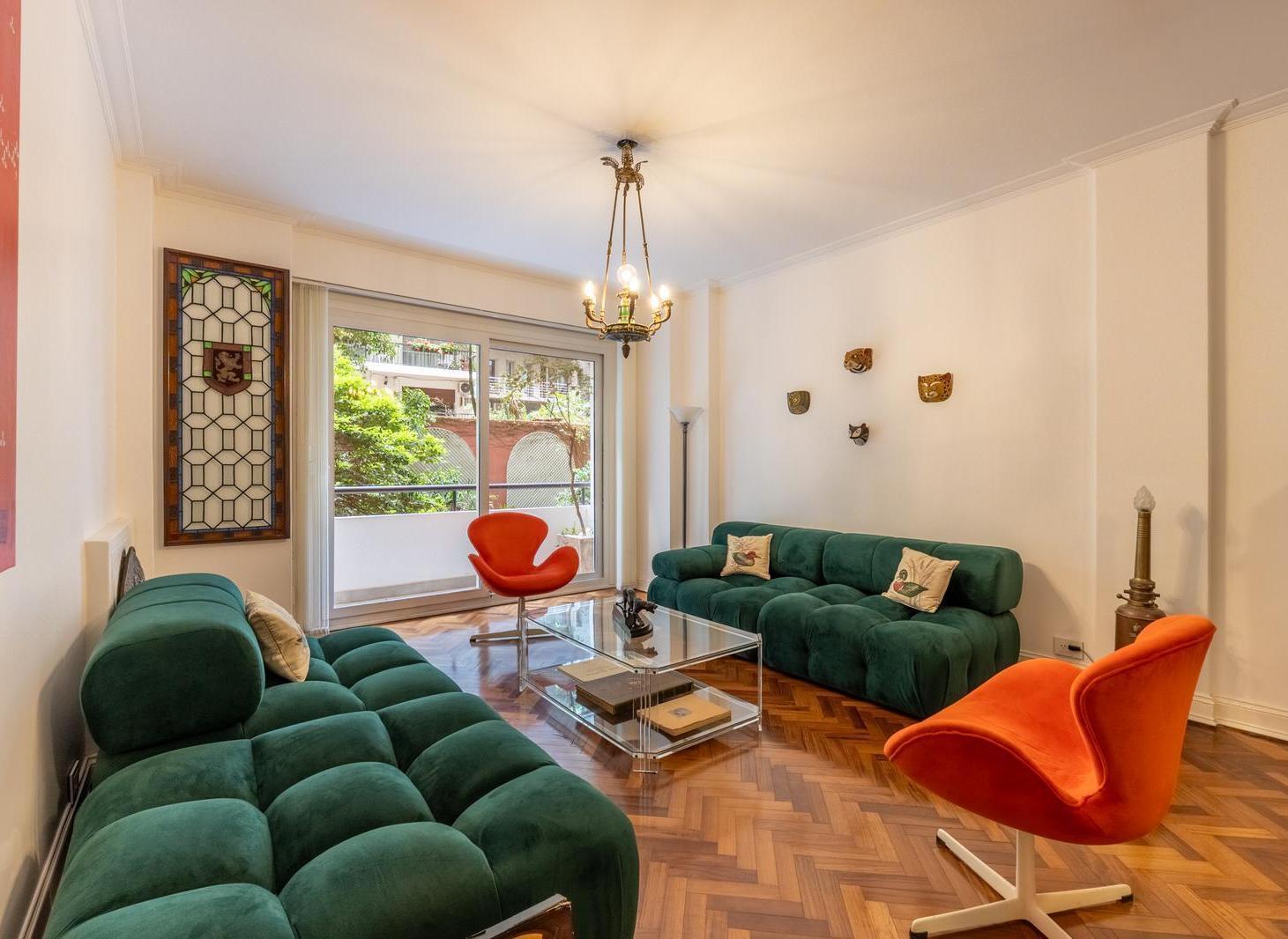 Foto de Venta departamento 5 ambientes con balcones y patio, imagen 3