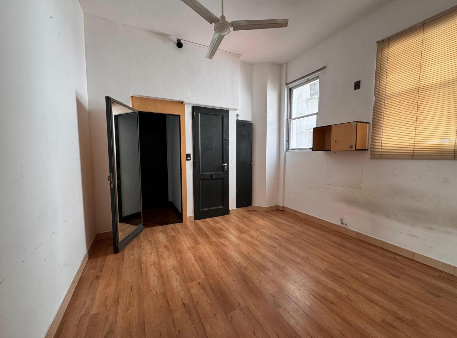 Foto de Venta Departamento 4 ambientes en el Centro con dependencia y cochera, imagen 5