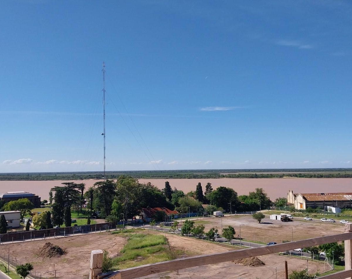 VENTA DEPARTAMENTO DOS DORMITORIOS AL FRENTE PUERTO NORTE CARBALLO Y RAWSON