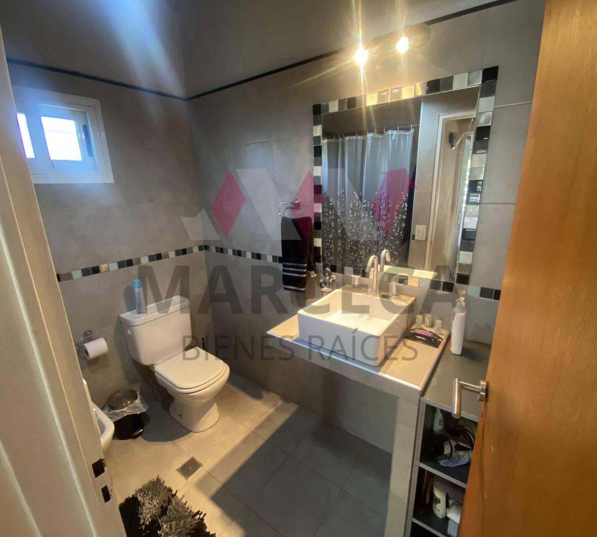 Foto de CASA VENTA TRES DORMITORIOS EL CHOCON PILETA, imagen 3