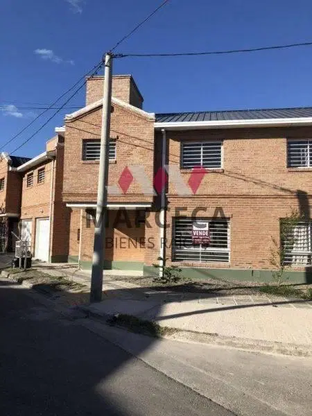 DUPLEX EN VENTA TRES DORMITORIOS CON PATIO Y COCHERA 5