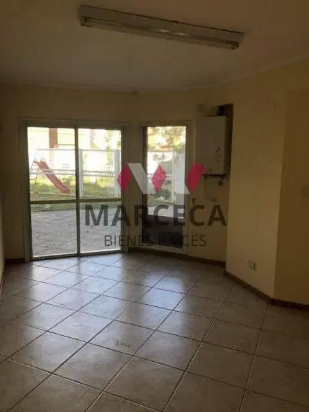 DUPLEX EN VENTA TRES DORMITORIOS CON PATIO Y COCHERA 3