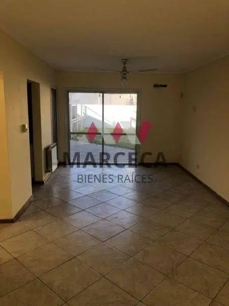 DUPLEX EN VENTA TRES DORMITORIOS CON PATIO Y COCHERA 4