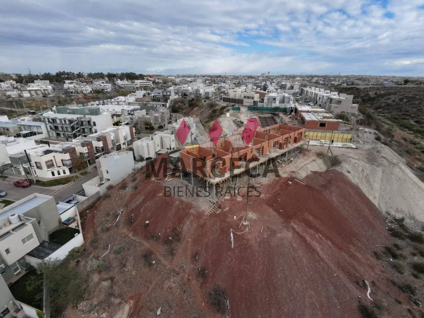 DEPTO Y DUPLEX EN VENTA EN COMPLEJO ALTA VISTA 5