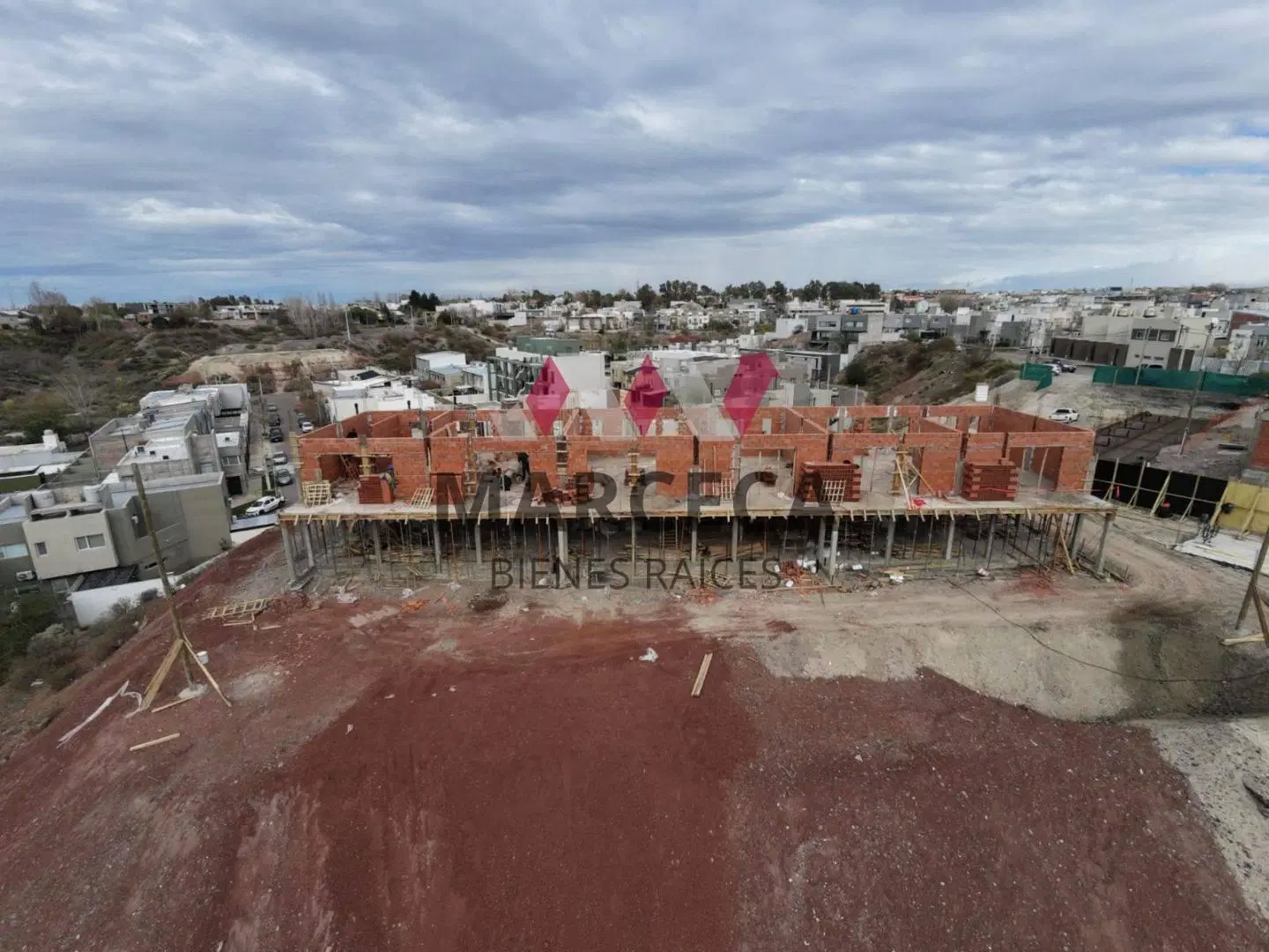DEPTO Y DUPLEX EN VENTA EN COMPLEJO ALTA VISTA 2