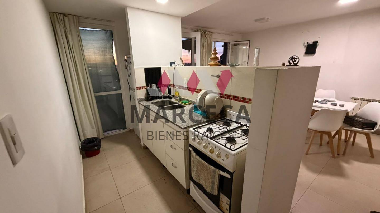 Foto de Departamento 1 dormitorio con balcón y cochera en venta en Neuquén, imagen 3