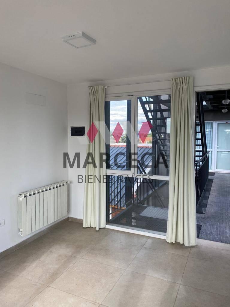 Departamento 1 dormitorio con balcón y cochera en venta en Neuquén