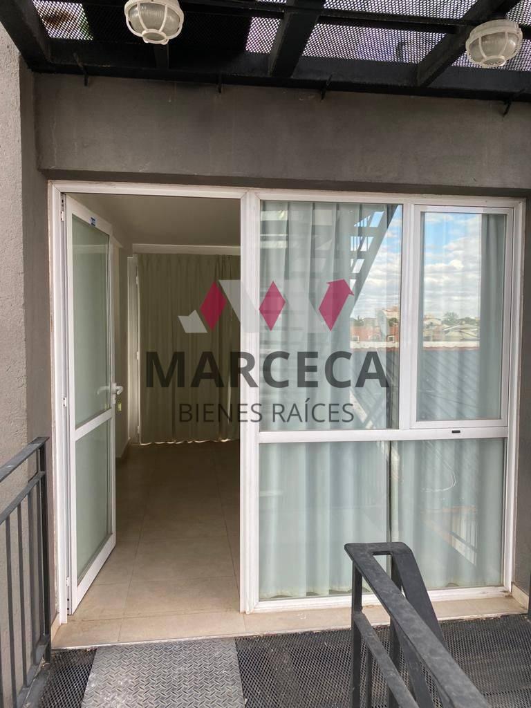 Foto de Departamento 1 dormitorio con balcón y cochera en venta en Neuquén, imagen 2