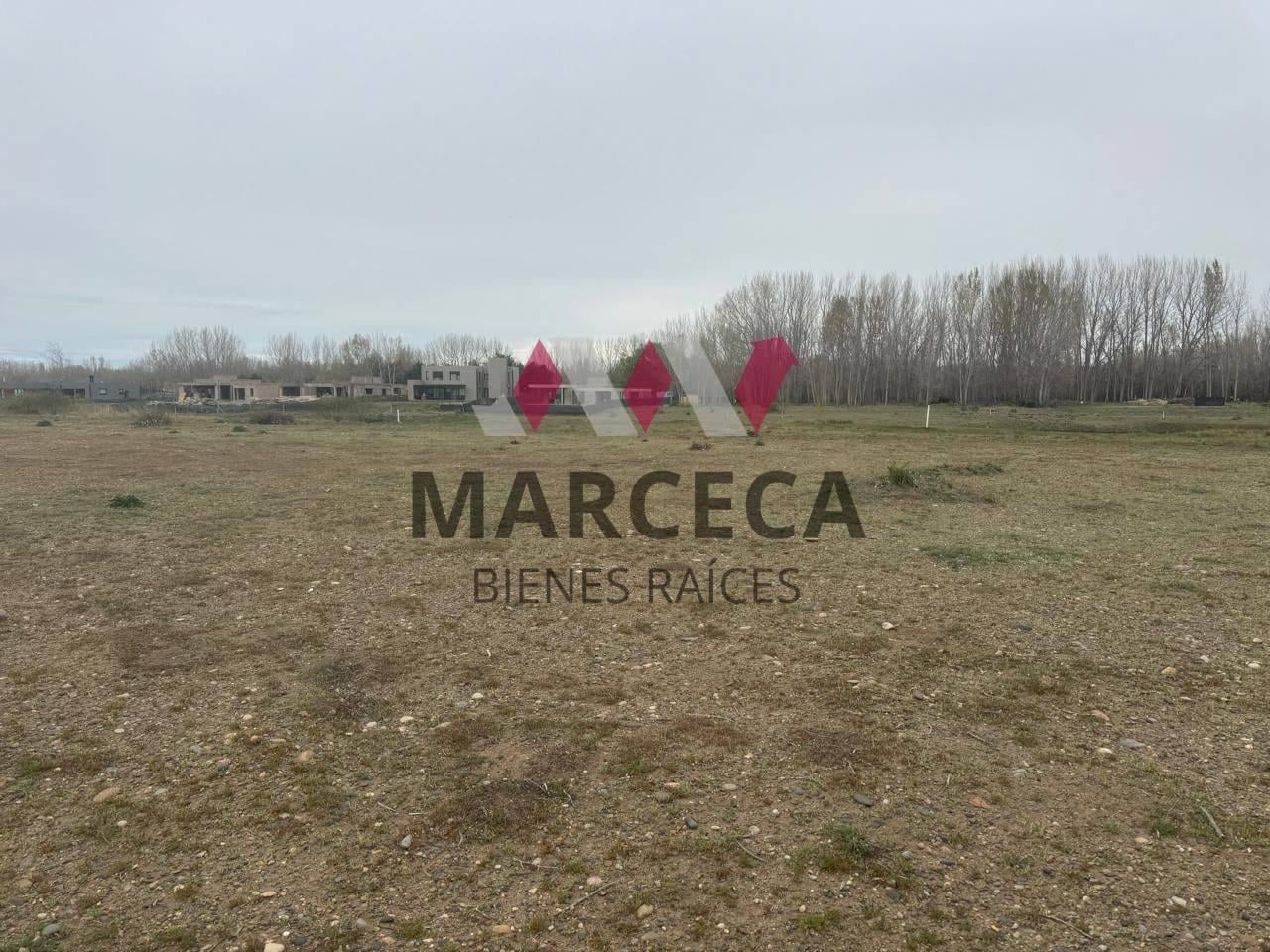 Foto de Lote 1104m2 con fondo de cancha en barrio cerrado Los Canales de, imagen 1