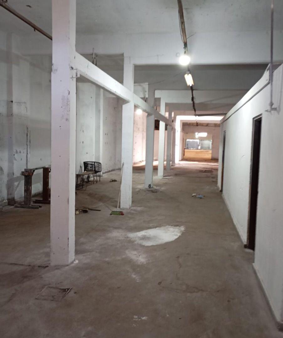 Foto de Inmueble industrial de más de 1.300 m² con doble frente y salida a dos, imagen 3