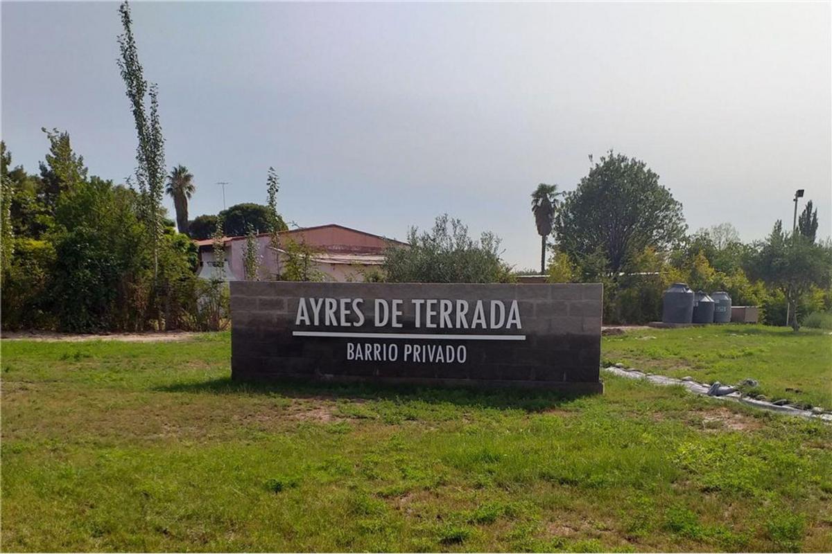 Se Vende Lote en Barrio Ayres de Terrada 2