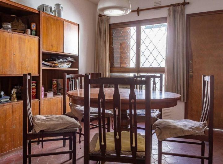 CASA EN VENTA PARQUIZADO Y PILETA GUAYMALLEN 3