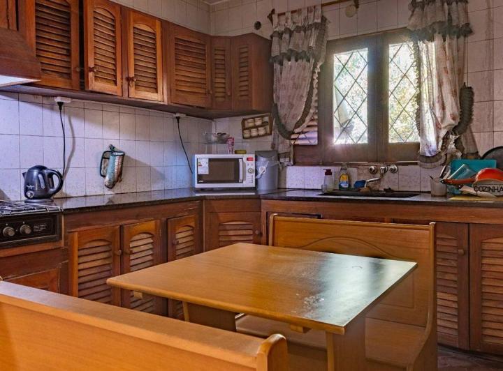 CASA EN VENTA PARQUIZADO Y PILETA GUAYMALLEN 5