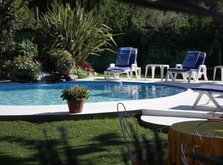 POSADA EN VENTA EN CHACRAS DE CORIA 2
