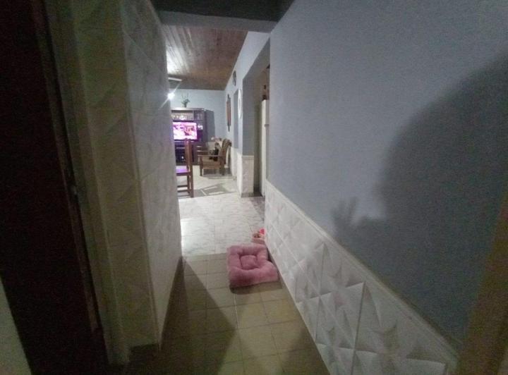 VENTA DE CASA (4 AMBIENTES) EN LAS HERAS 5