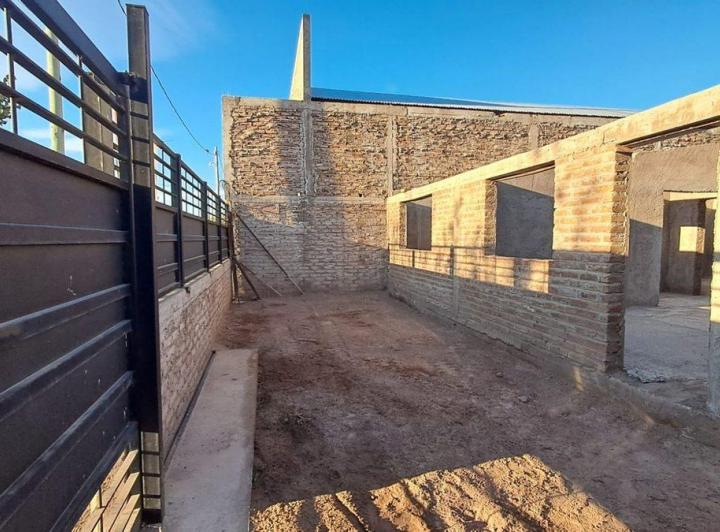 VENTA CASA EN OBRA GRUESA-LAS COMPUERTAS 1