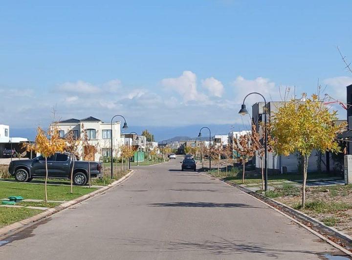 VENTA CASA  CHACRAS DECORIA 4