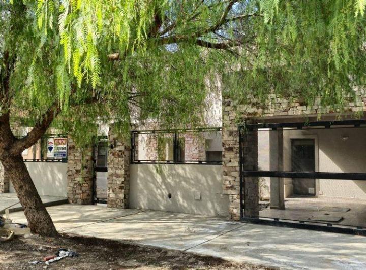 Venta Casa Barrio Corredor del Oeste, El Challao 1