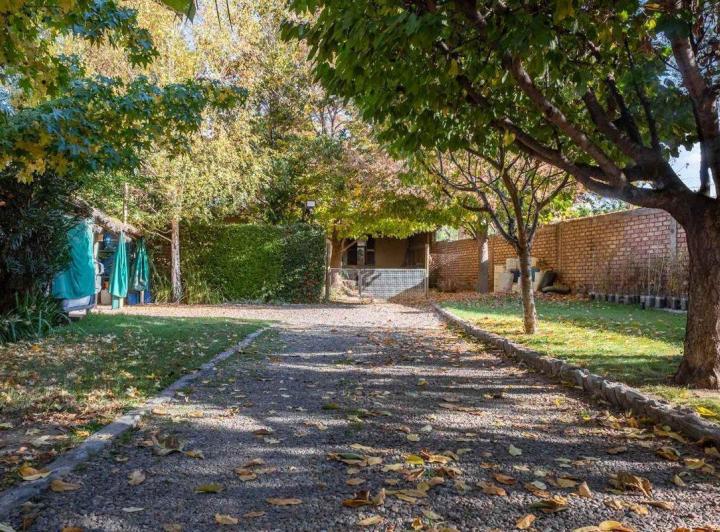 CASA EN VENTA GRAN PARQUIZADO Y PILETA GODOY CRUZ 2