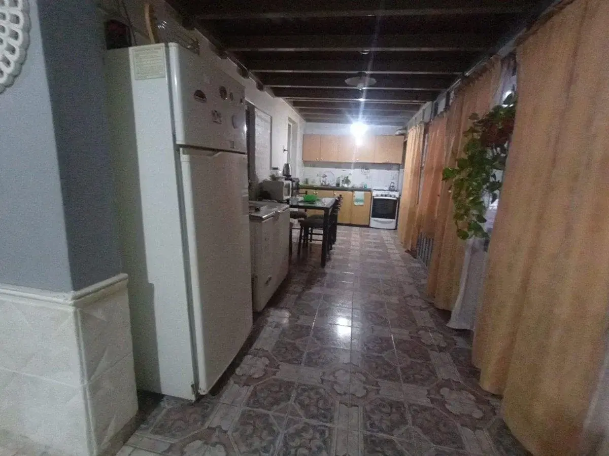 VENTA DE CASA (4 AMBIENTES) EN LAS HERAS 4