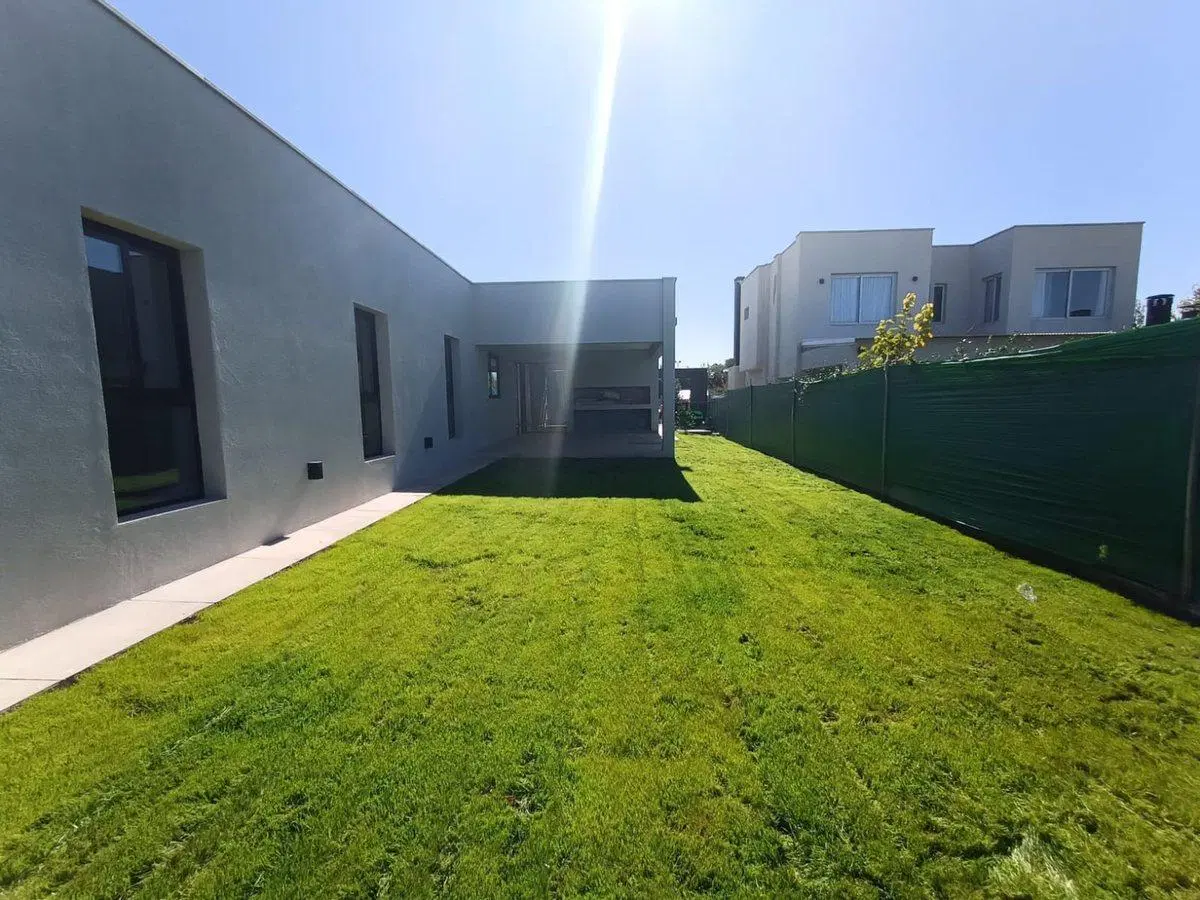 CASA A ESTRENAR BARRIO TIERRAS ALTAS, CARRODILLA 5