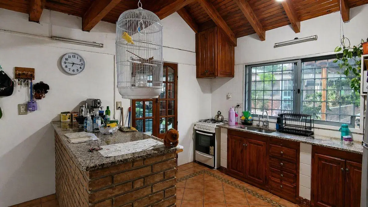 VENTA CASA 5 DORMITORIOS C/DPTO -PILETA Guaymallén 5