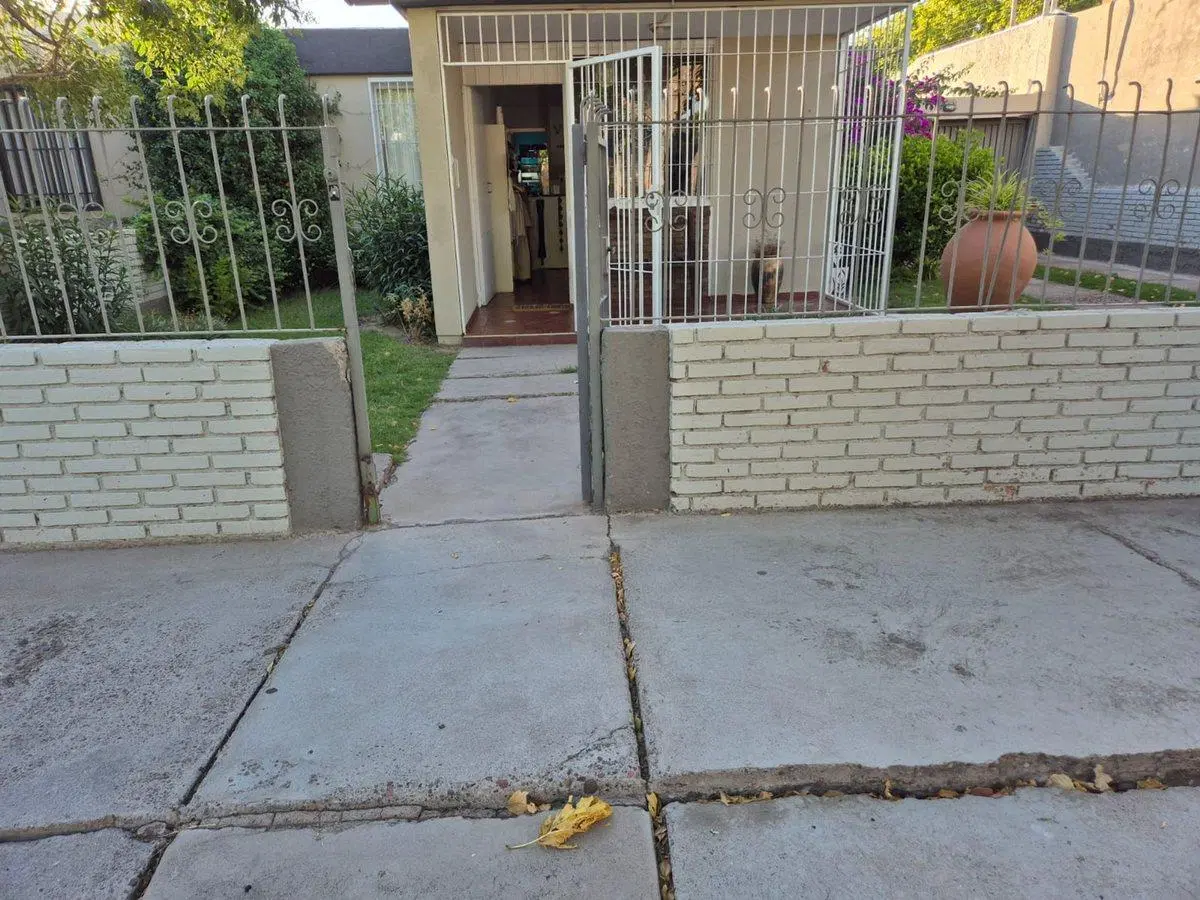 Venta de casa en 2do B° CEC  de San Martín, Mza 4