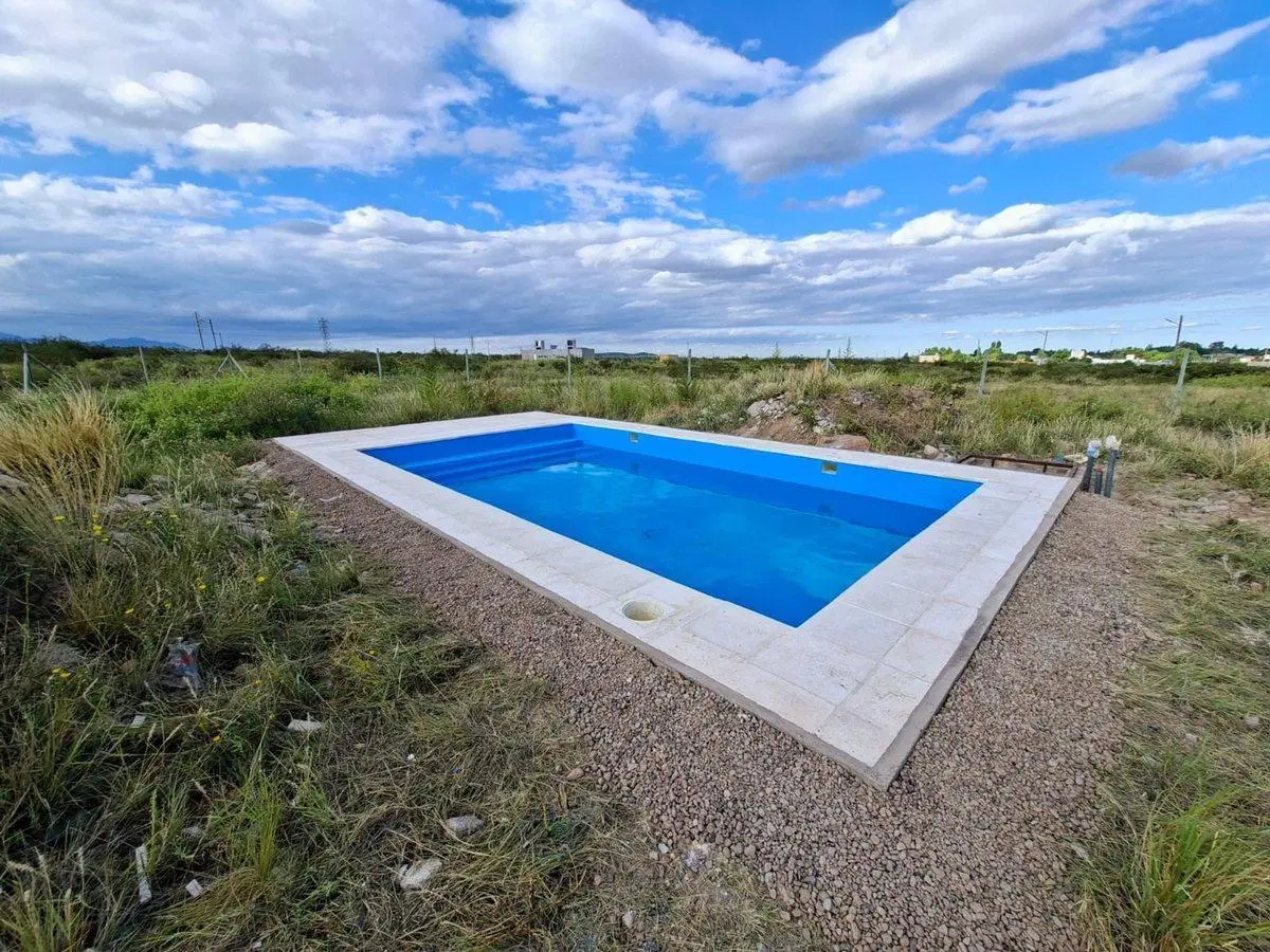 VENTA LOTE CON PILETA Y CISTERNA B° EL MOLLAR 4