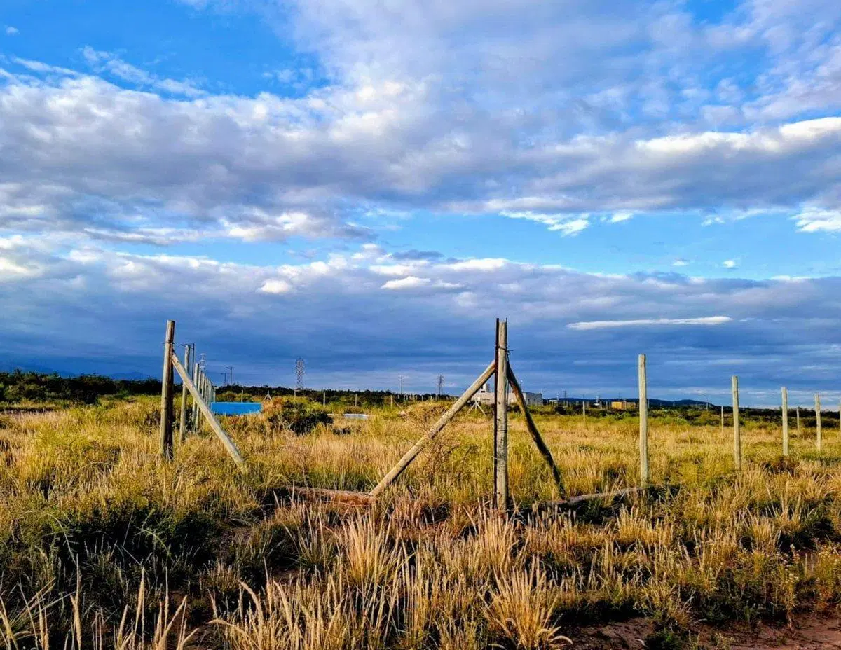 VENTA LOTE CON PILETA Y CISTERNA B° EL MOLLAR 3